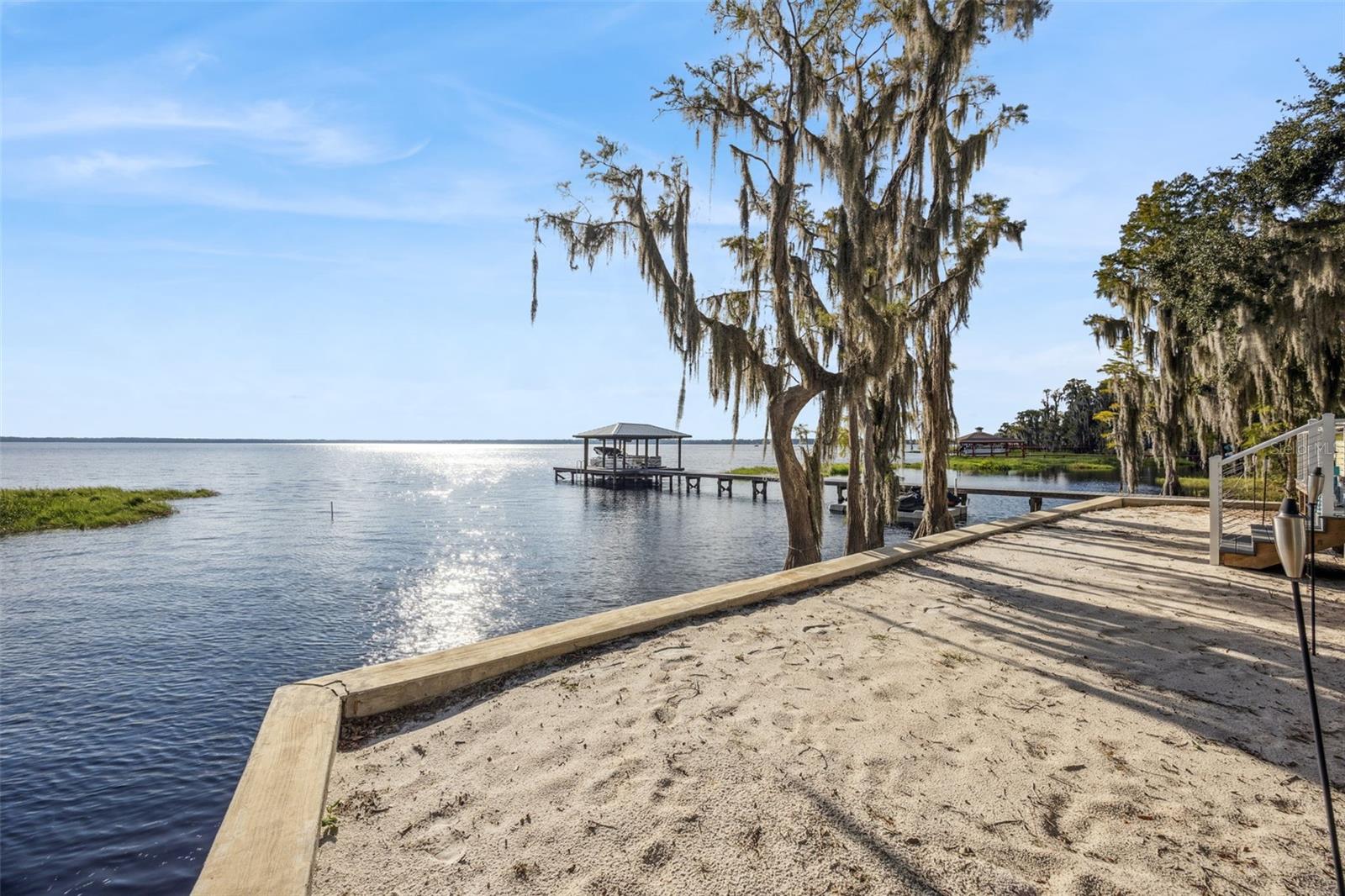 LANCASTER BEACH - Residential