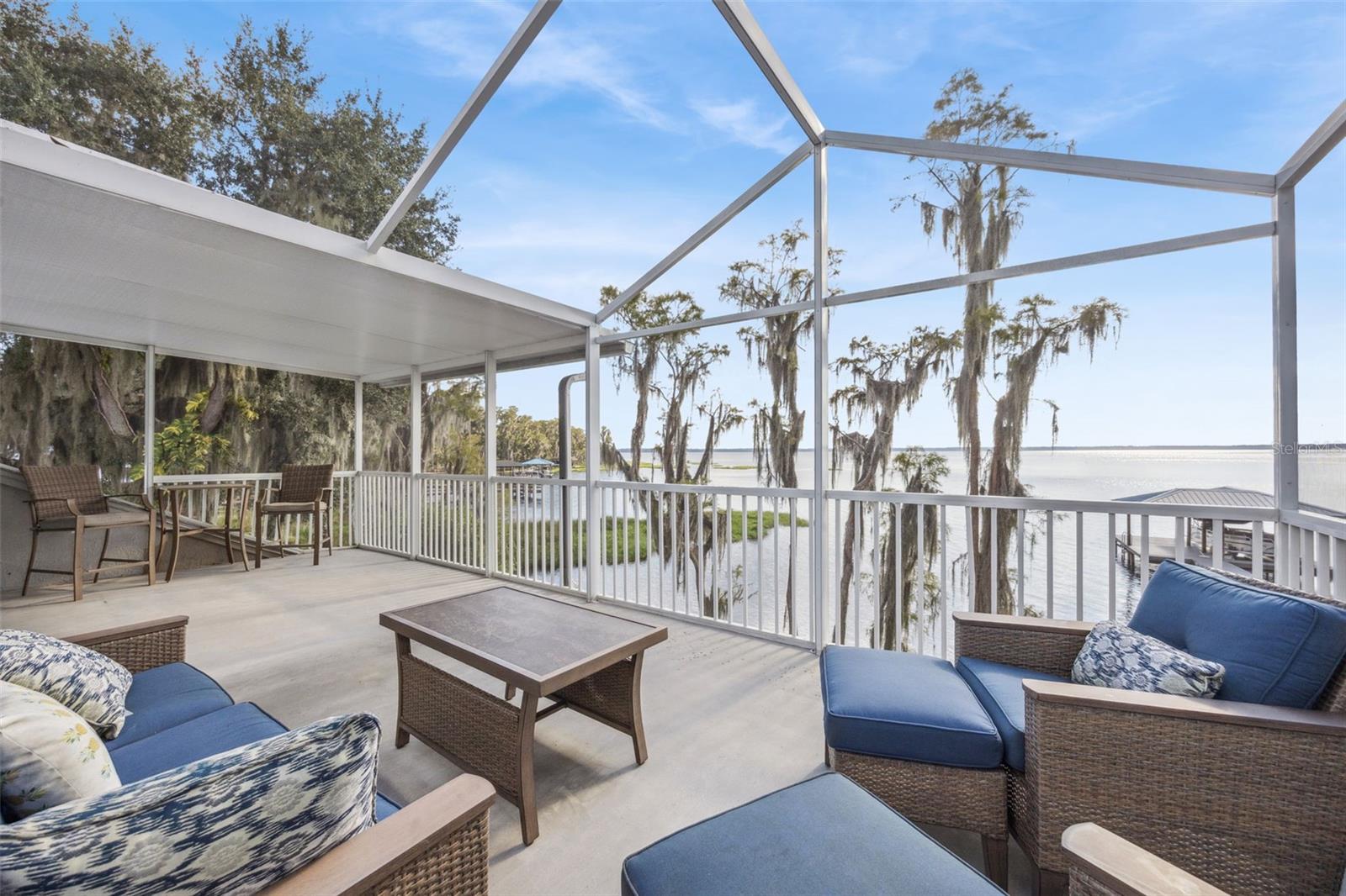 LANCASTER BEACH - Residential