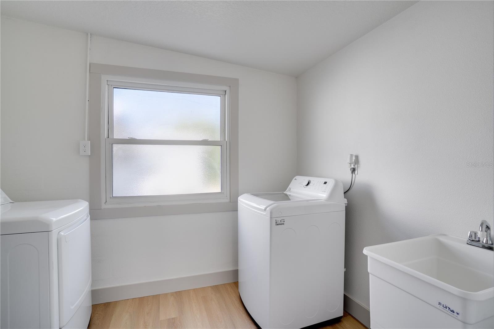 DEL WEBBS SUN CITY FLORIDA UN - Residential