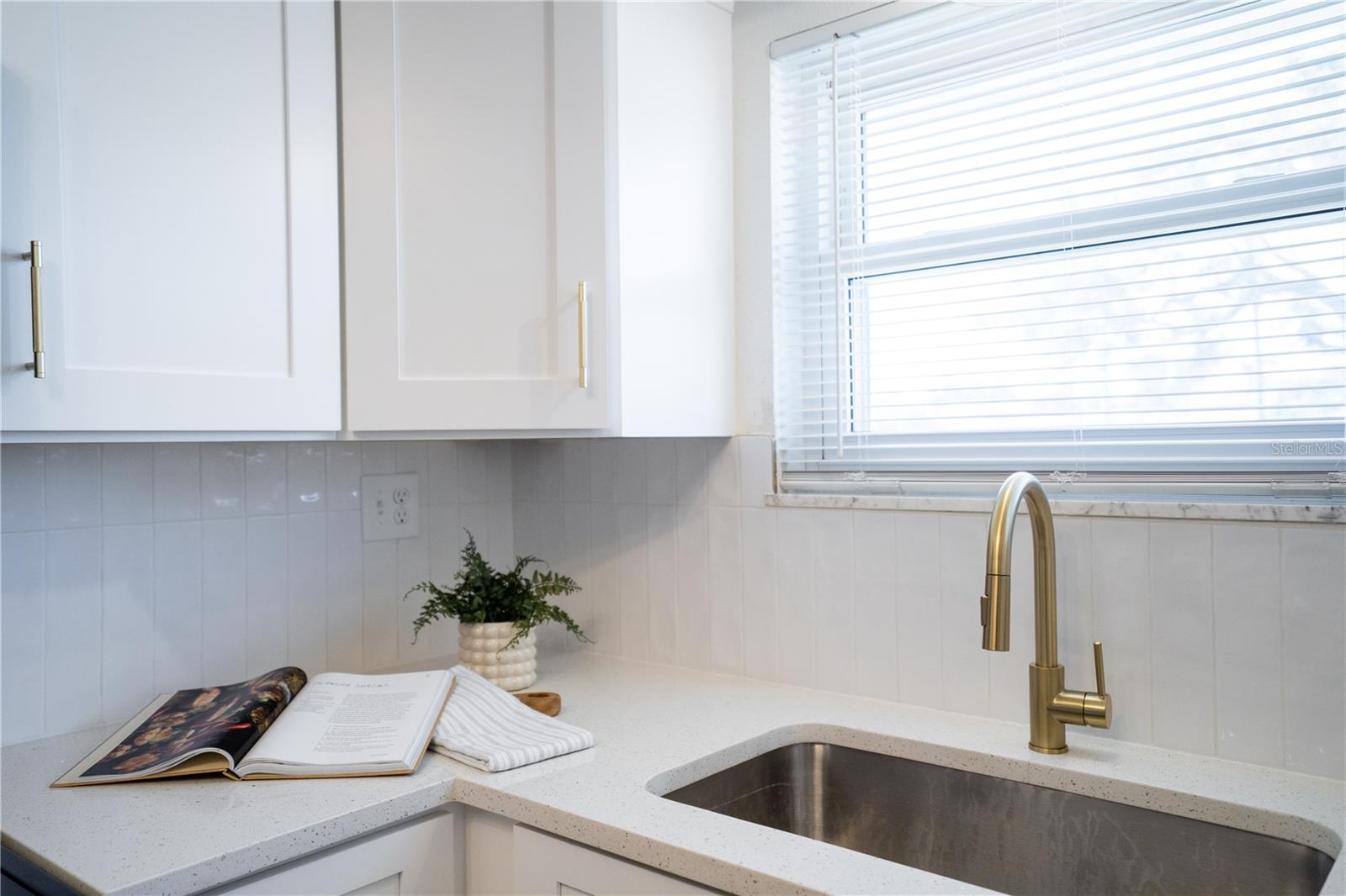 DEL WEBBS SUN CITY FLORIDA UN - Residential