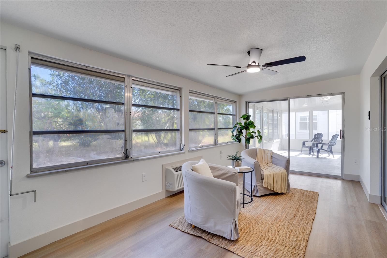 DEL WEBBS SUN CITY FLORIDA UN - Residential