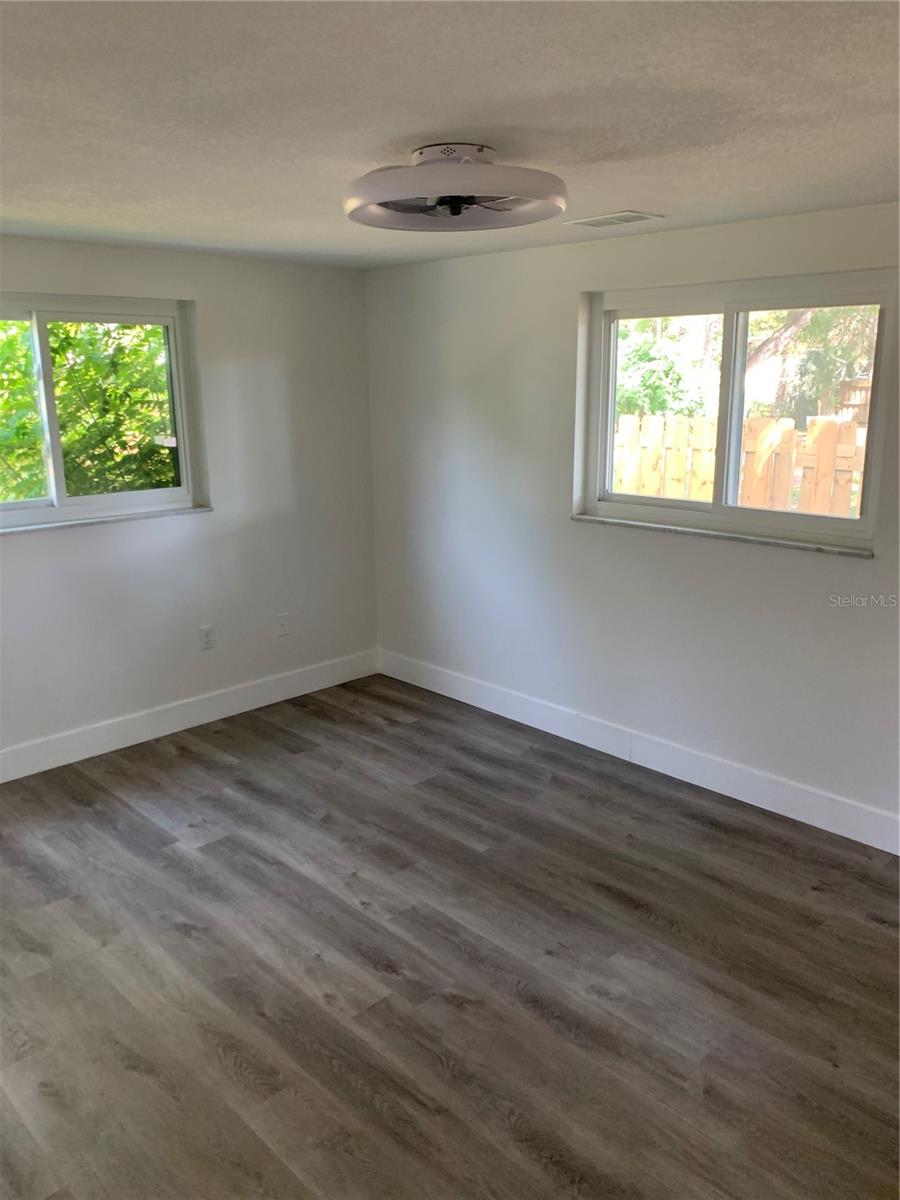 KEW GARDENS - Residential