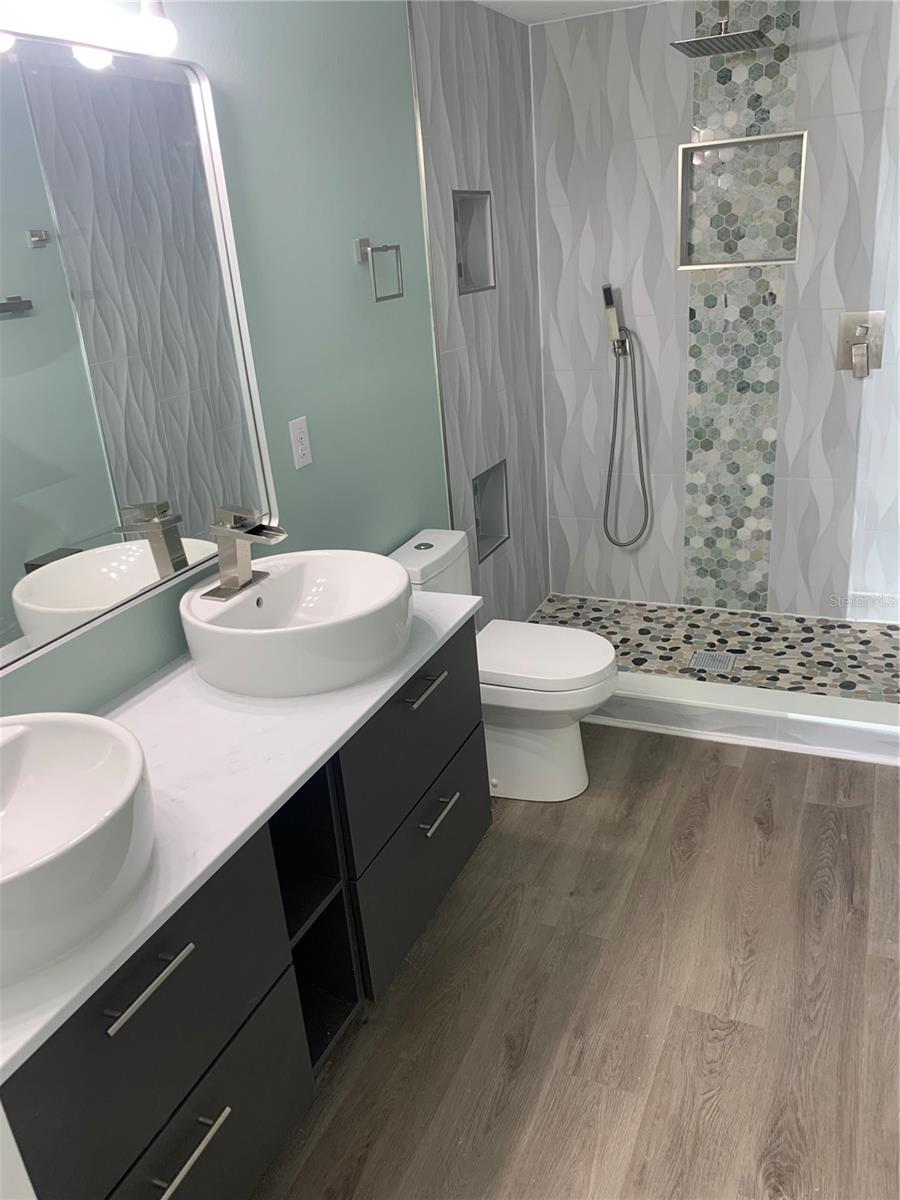 KEW GARDENS - Residential