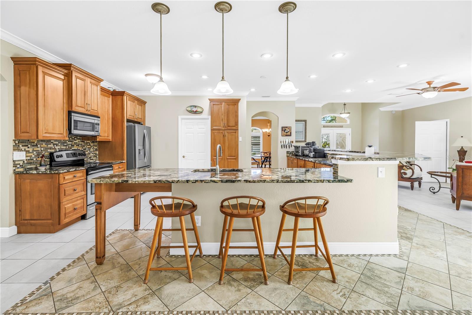 TIERRA VERDE UNIT 1 3RD REP - Residential