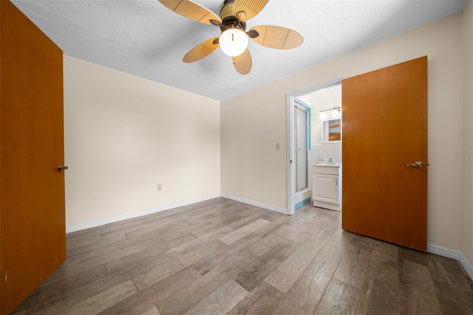 SEVEN LAKES PARKS - Residential