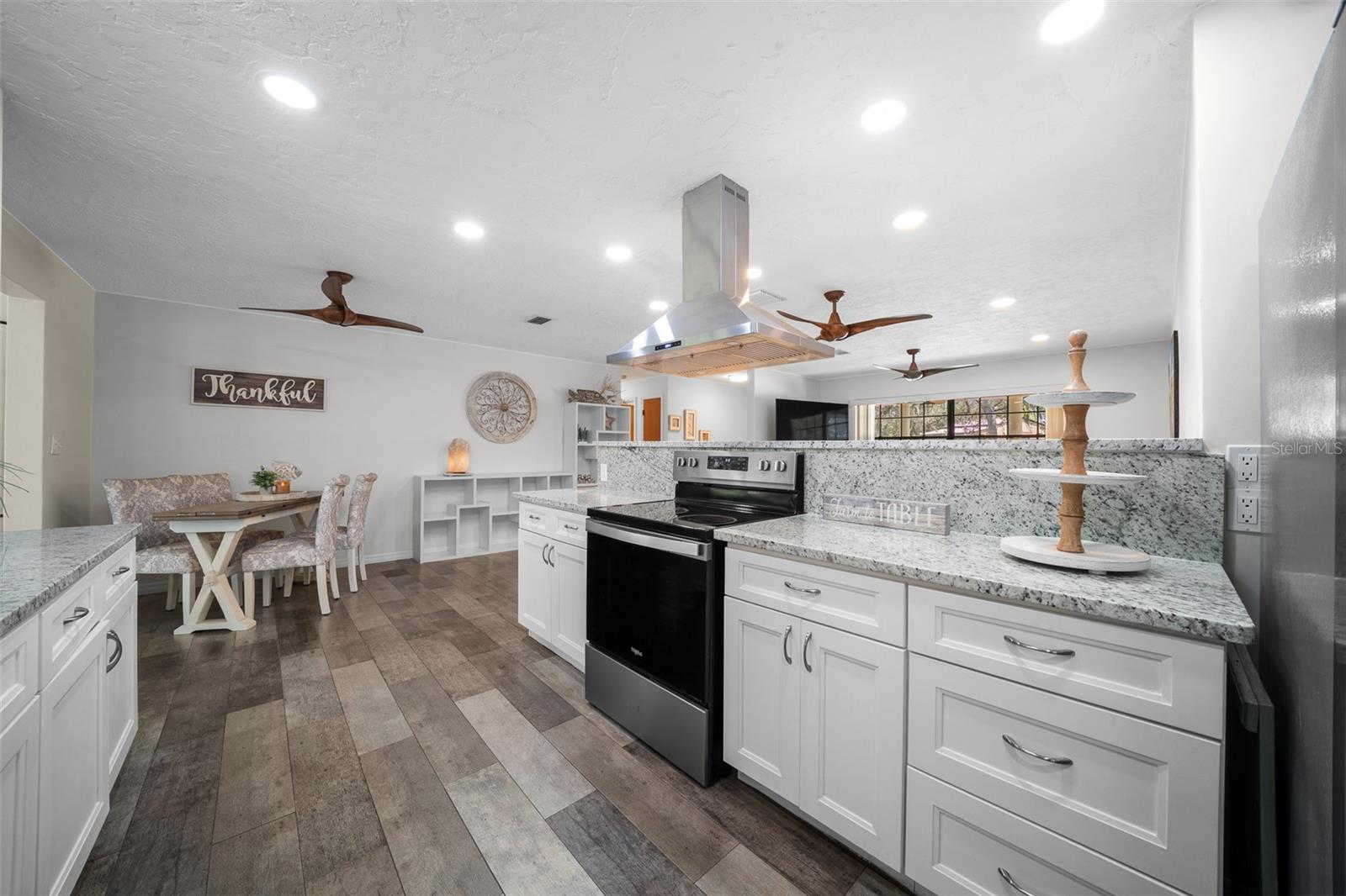 SEVEN LAKES PARKS - Residential