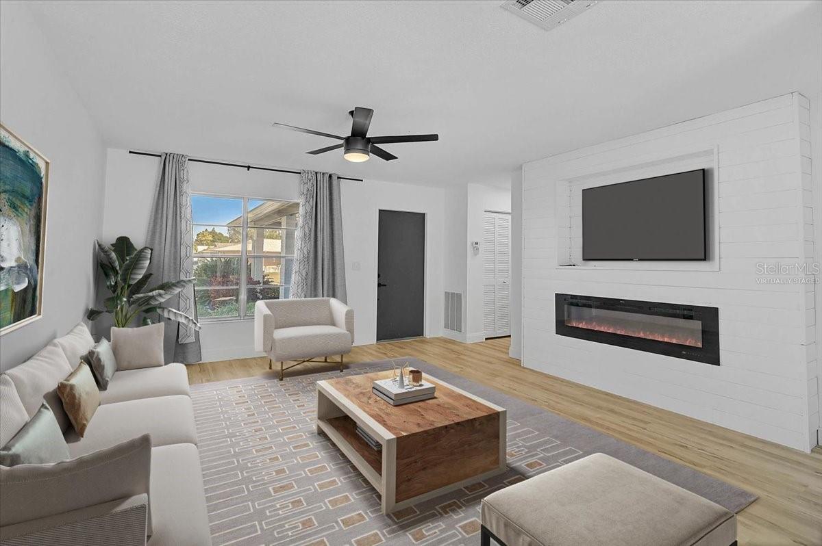 VILLAGE GREEN OF BRADENTON - Residential