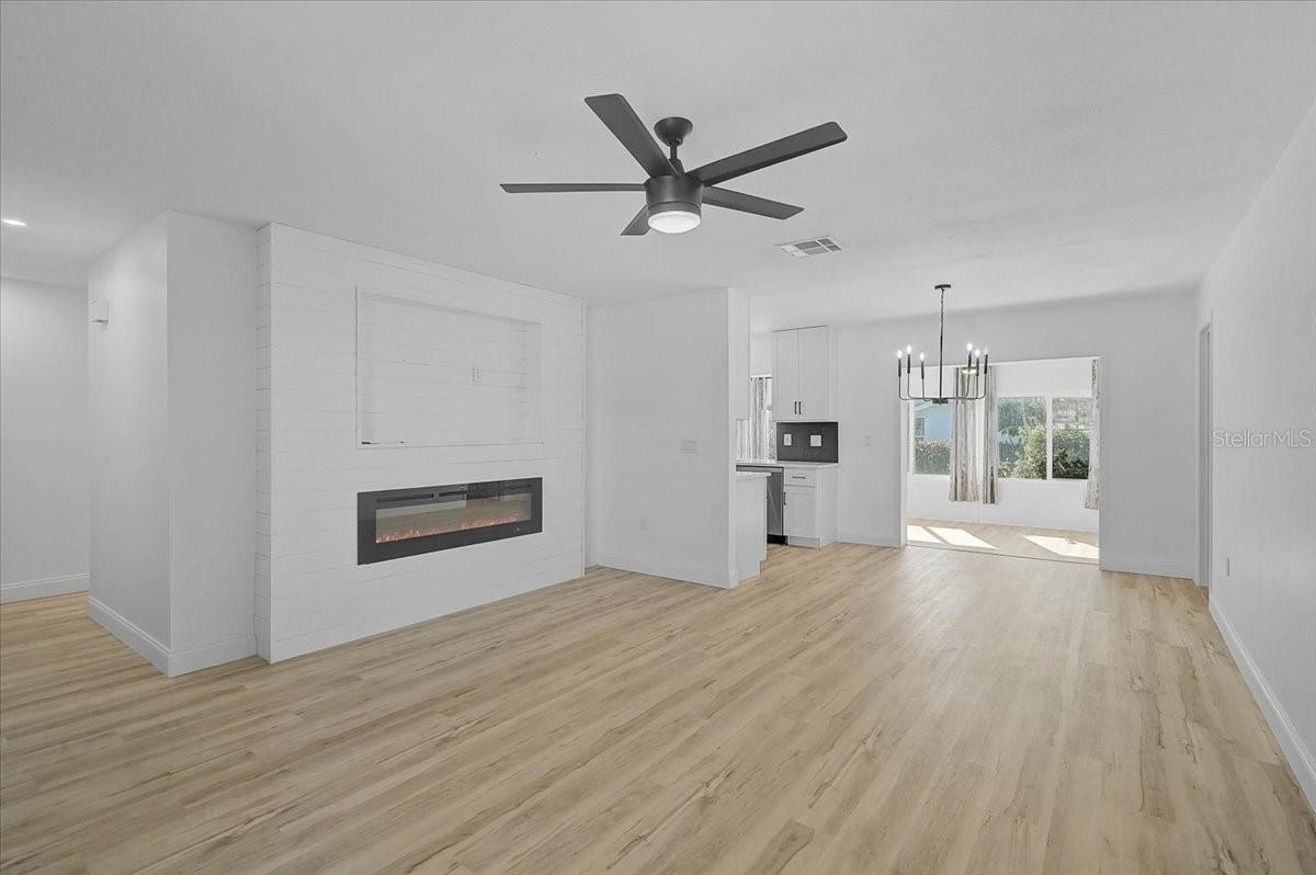 VILLAGE GREEN OF BRADENTON - Residential