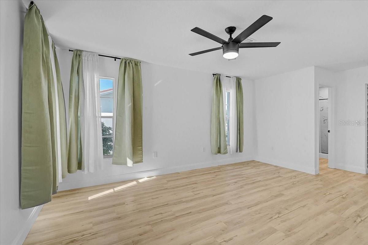 VILLAGE GREEN OF BRADENTON - Residential