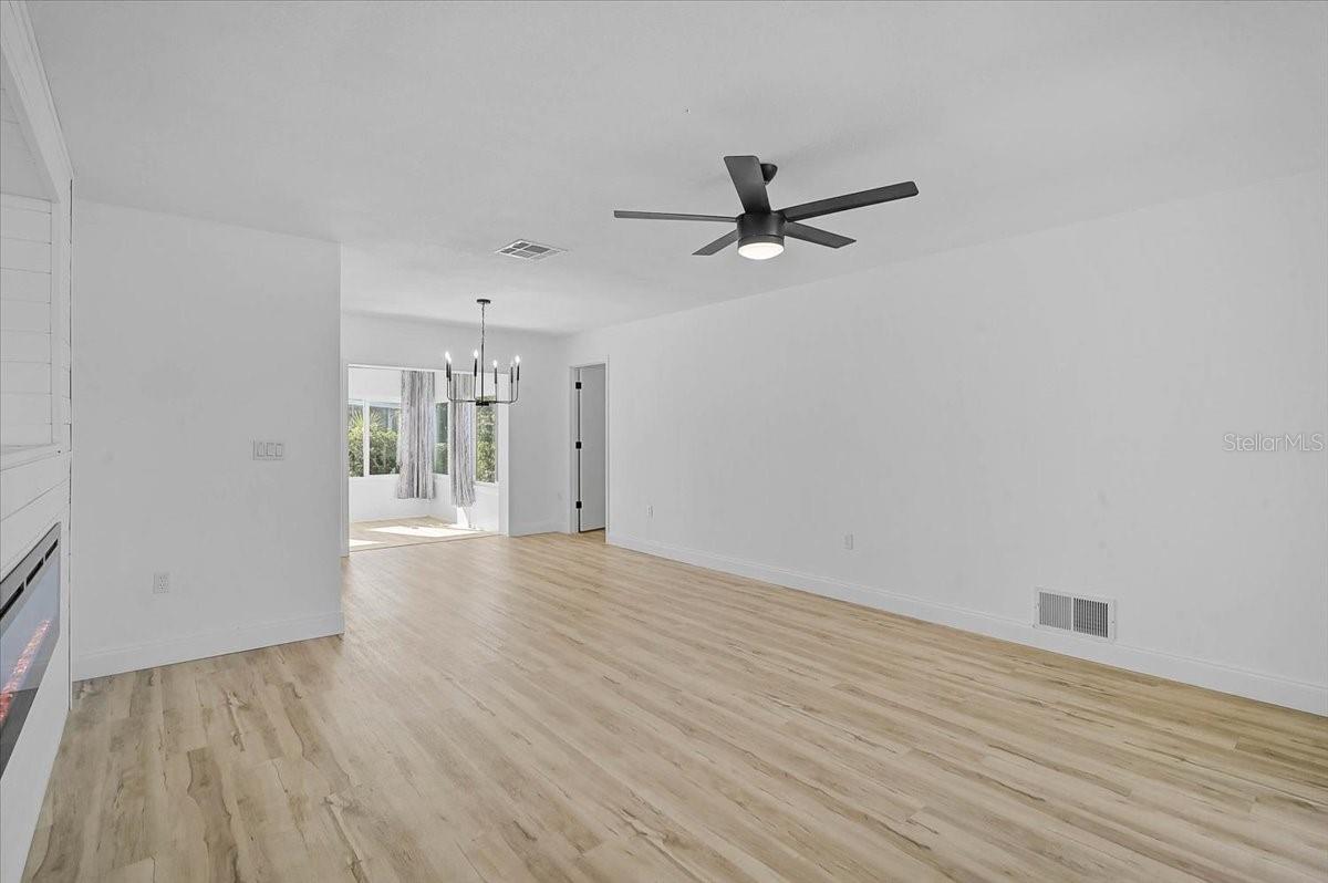 VILLAGE GREEN OF BRADENTON - Residential