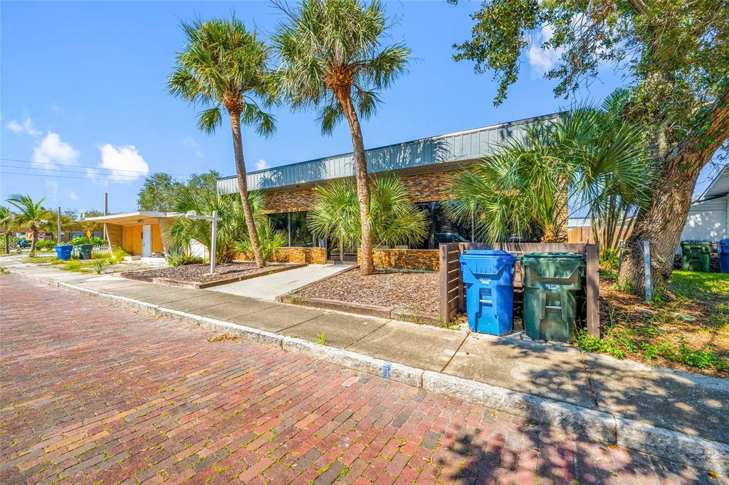 Photo of 710 1st Avenue SW, Largo, FL 33770 (MLS # TB8559560)