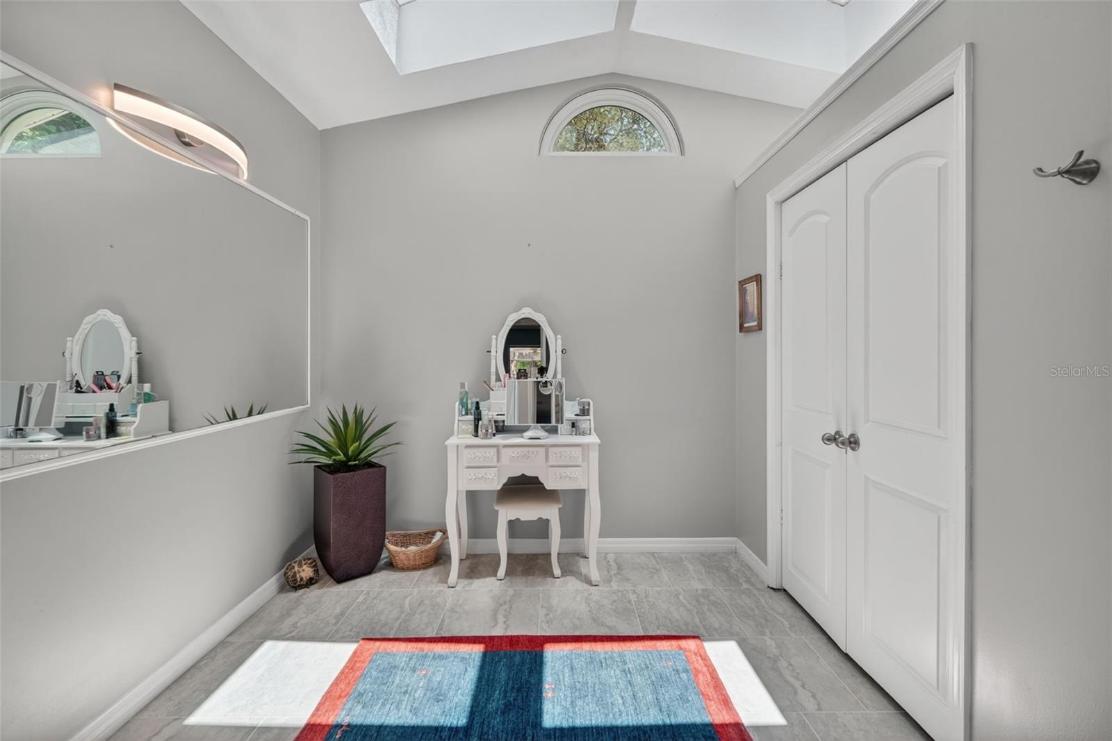 HAMPTON HILLS - Residential