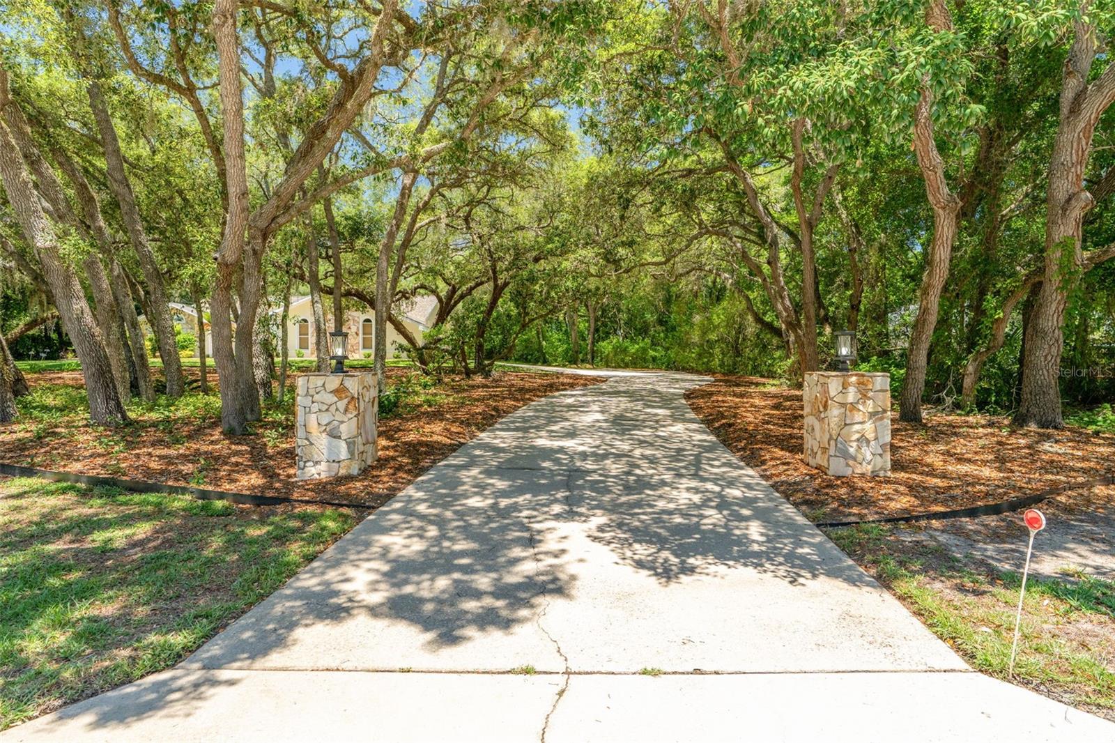 HAMPTON HILLS - Residential