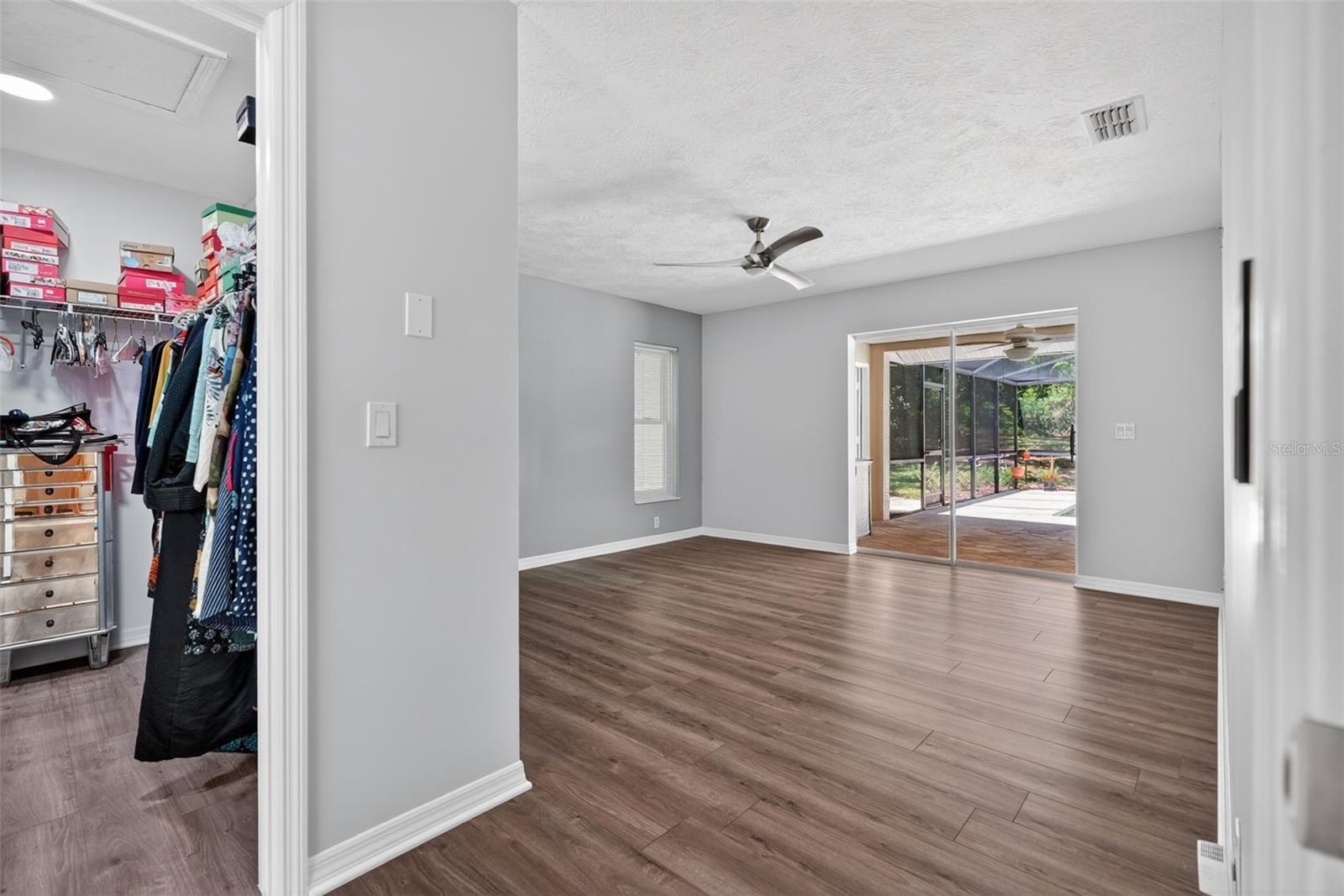 HAMPTON HILLS - Residential
