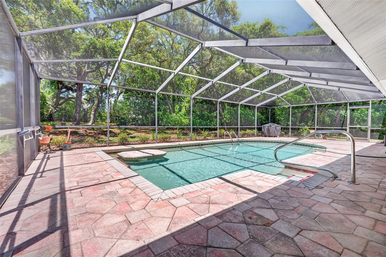 HAMPTON HILLS - Residential