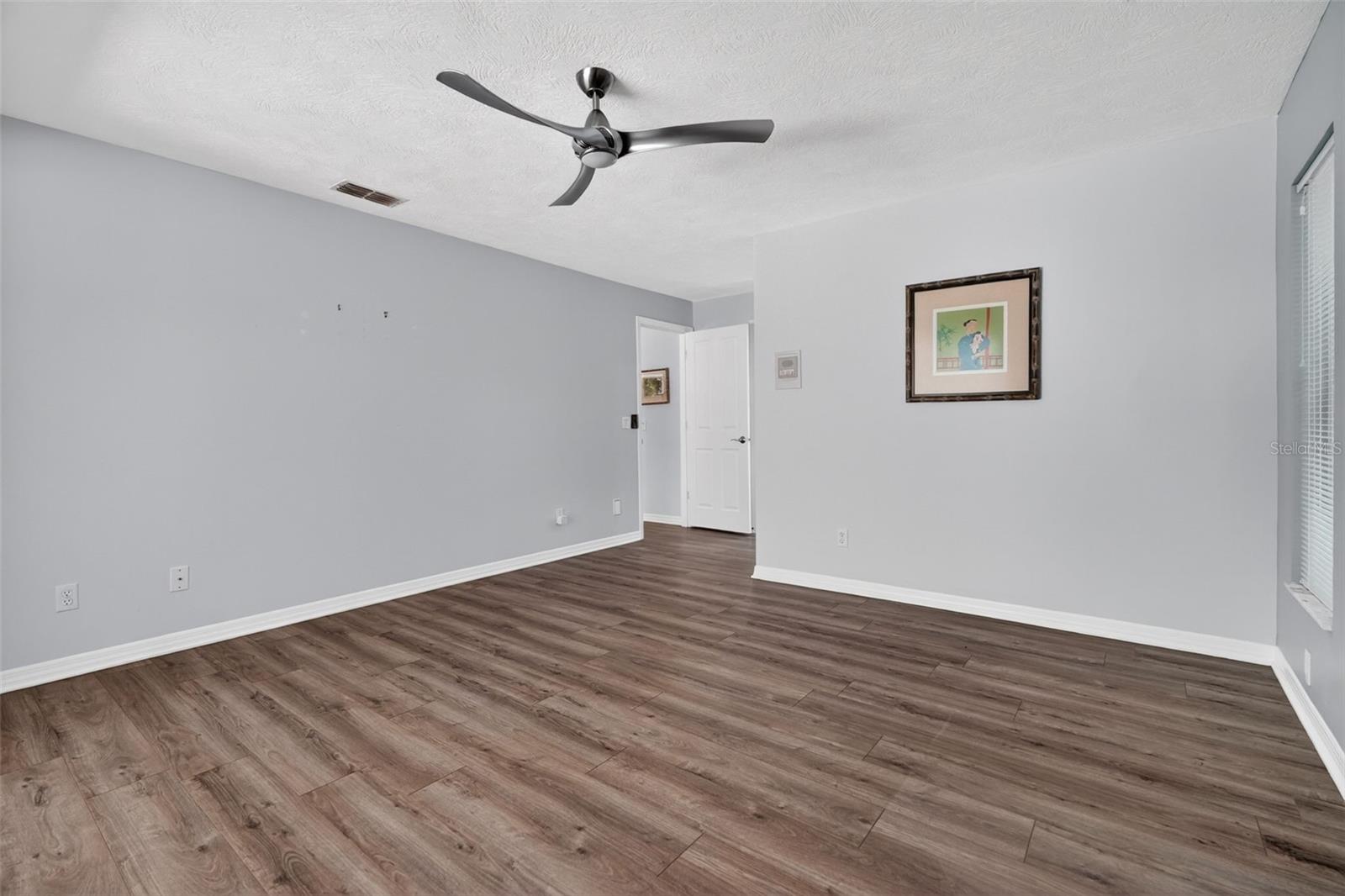 HAMPTON HILLS - Residential