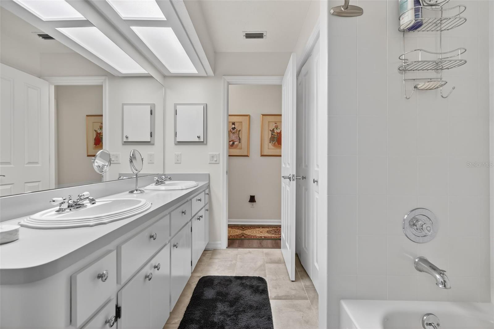 HAMPTON HILLS - Residential