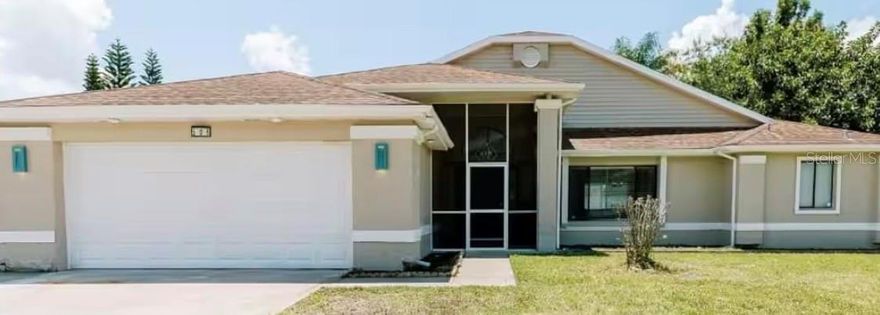 KISSIMMEE OPPORTUNITY! NO HOA/CDD AND WITH A SEPARATE STUDIO. Discover this versatile 3-bedroom, 2-bathroom home with 1,728 square feet of living space, featuring an open-concept design that seamlessly integrates the social areas. The house has been remodeled and freshly painted, offering a fresh and modern feel ready for its new owners. Enjoy the Florida lifestyle with your own private pool, the perfect space for relaxation and outdoor entertaining. One of the most valuable features is the garage, transformed into a separate studio with its own entrance, kitchenette, and full bathroom, offering a flexible space with great potential for generating additional income or for family use. Located at 506 Lost Crrk Ct, this property combines the freedom of no association restrictions with a strategic location near shopping and major roads. Schedule your showing today!
