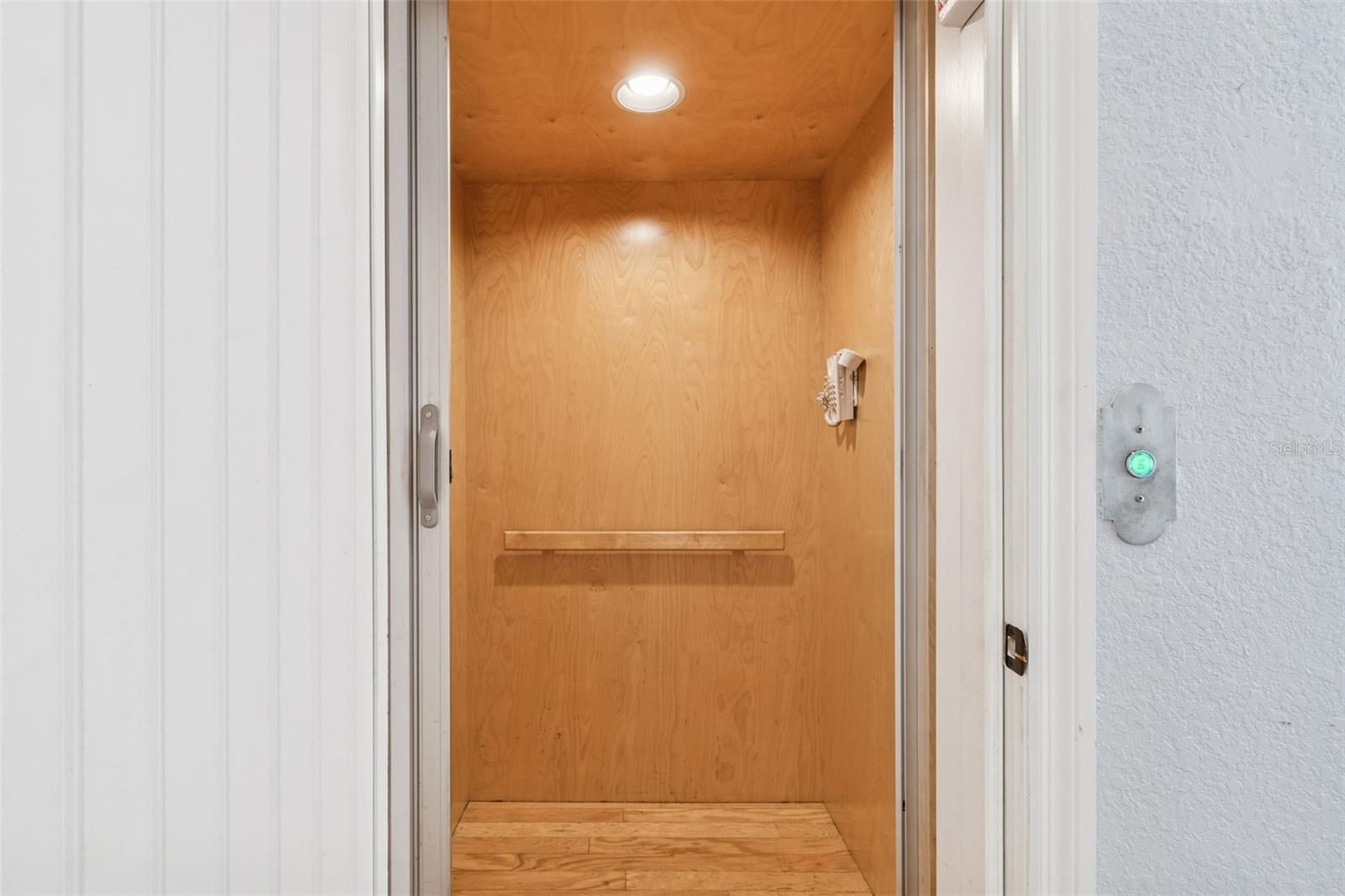 SUNSET BAY TARPON SPGS - Residential