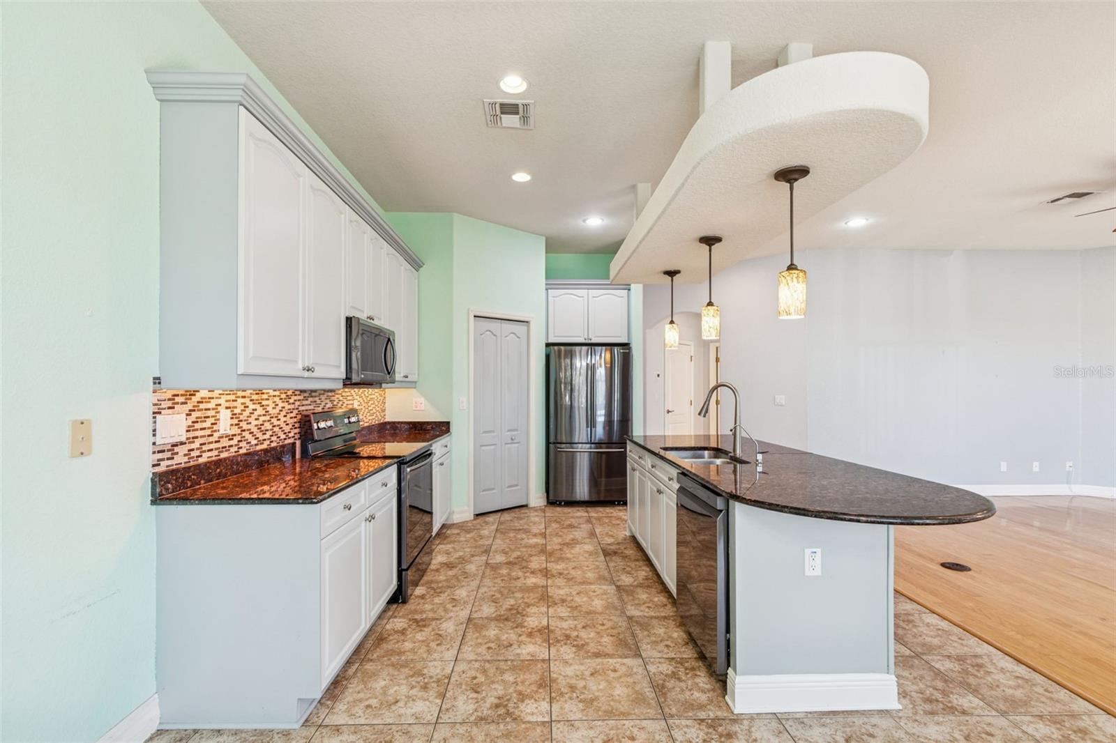 SUNSET BAY TARPON SPGS - Residential