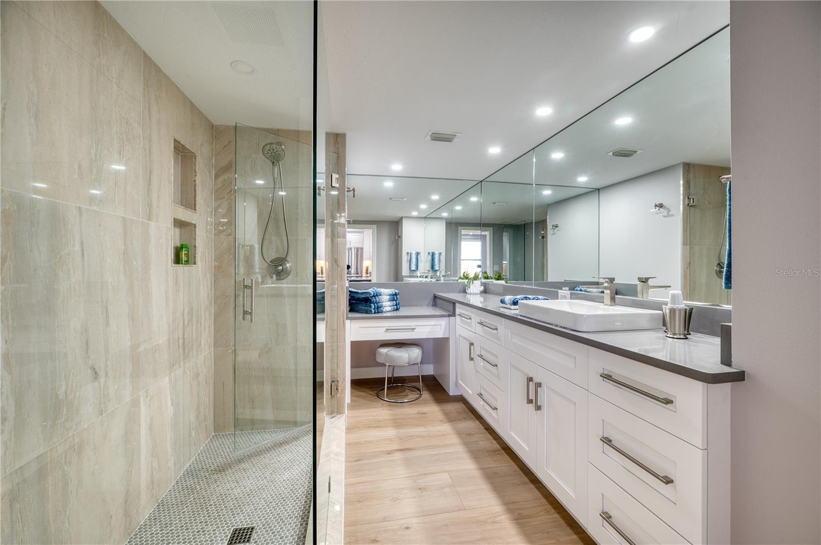 GULF & BAY CLUB PH 6 - Residential