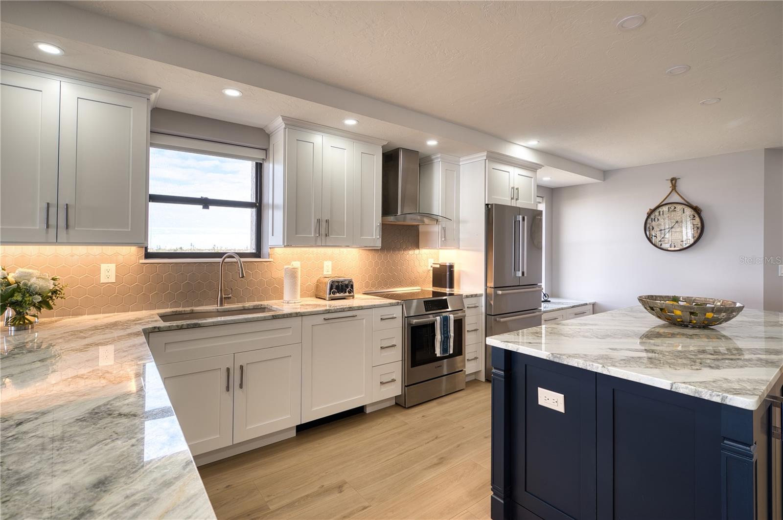 GULF & BAY CLUB PH 6 - Residential