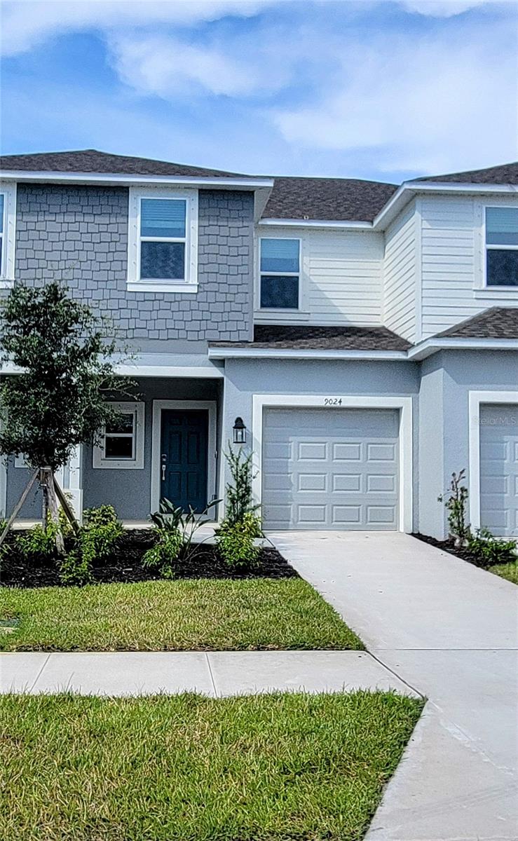 Fabulous new townhome in Skye Ranch