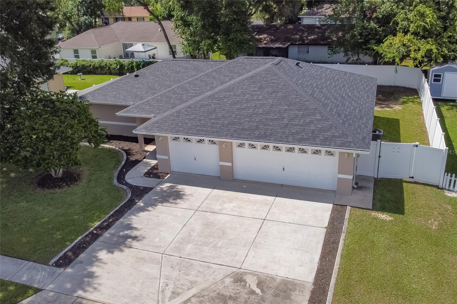 810 RIDGE AVENUE