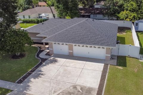 Photo of 810 Ridge Avenue, Wildwood, FL 34785 (MLS # G5099938)