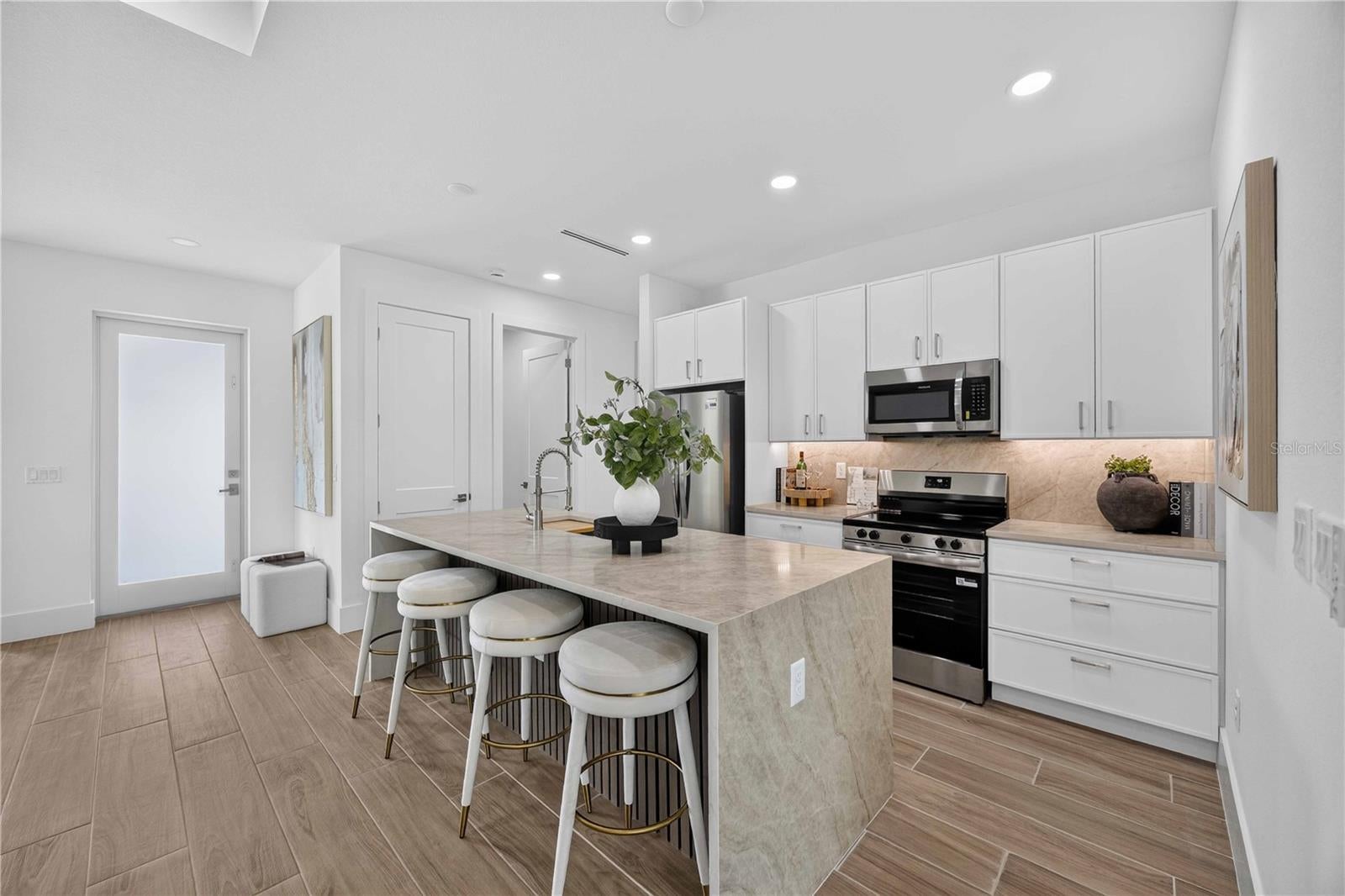 Search Properties for Sale 4 16213 CASHMERE AVENUE