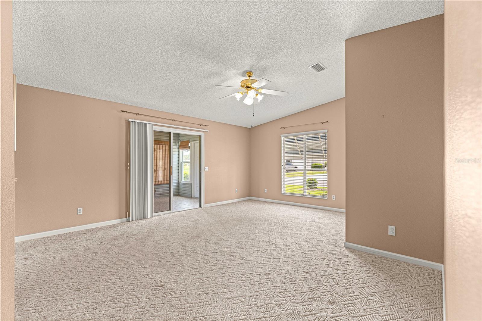 729 AGUA WAY