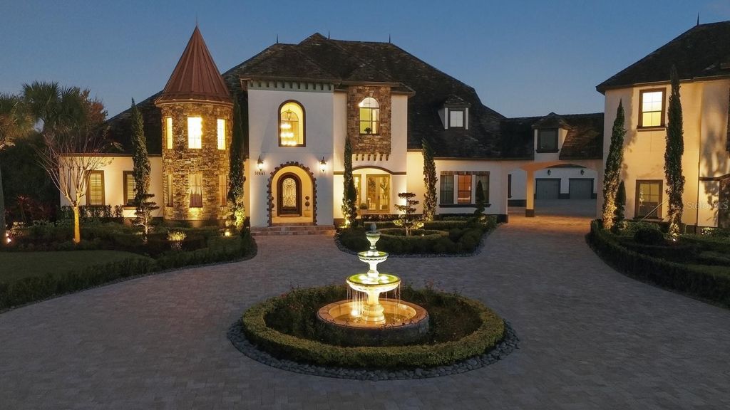 Photo of 10641 Broadland Pass, Thonotosassa, FL 33592 (MLS # TB8453617)