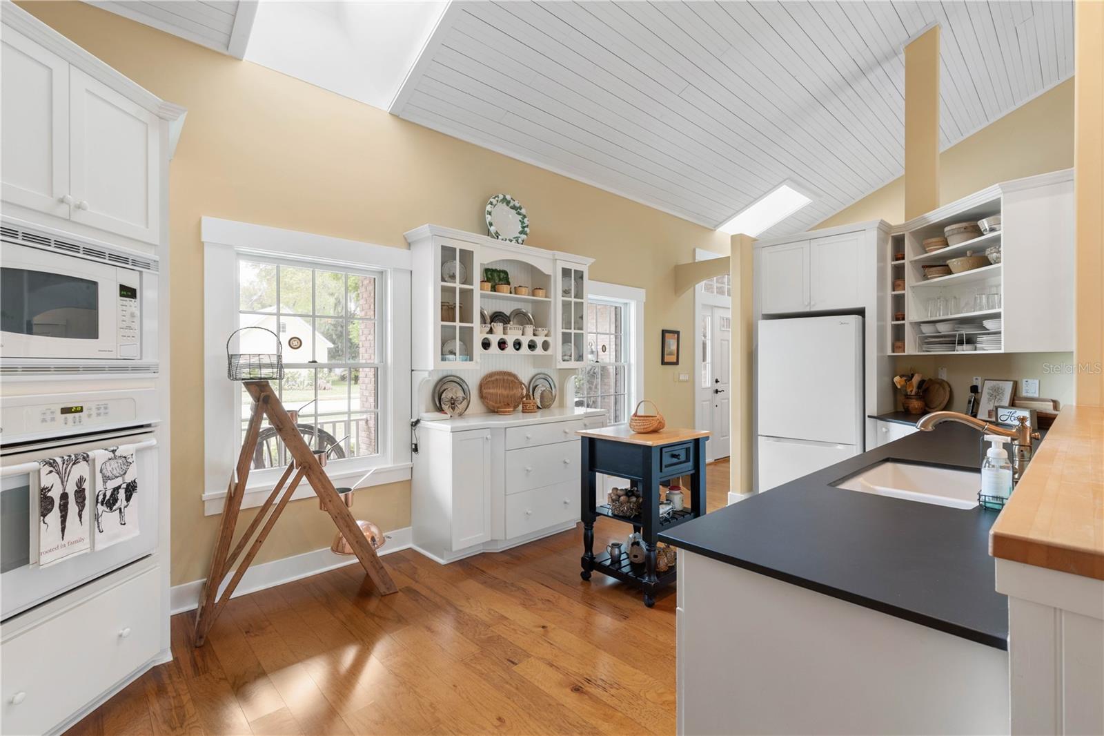 FAIRCHILD OAKS - Residential