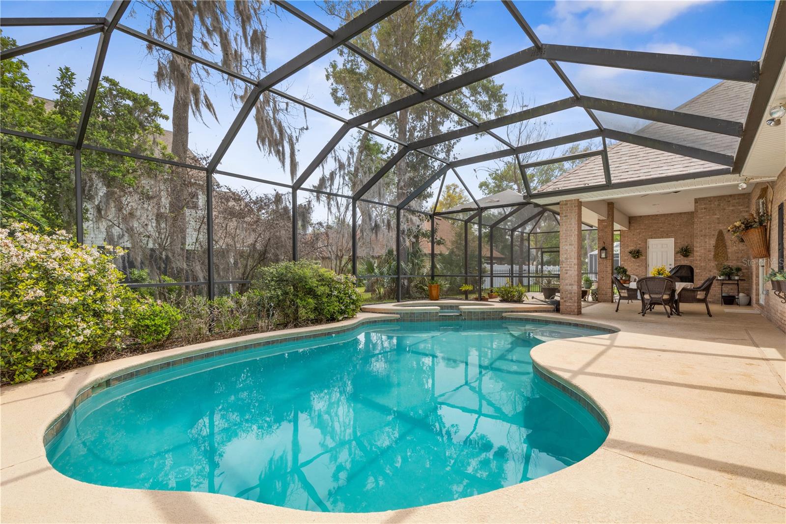 FAIRCHILD OAKS - Residential