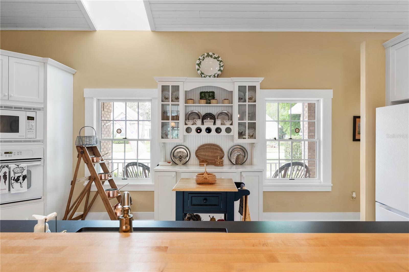 FAIRCHILD OAKS - Residential