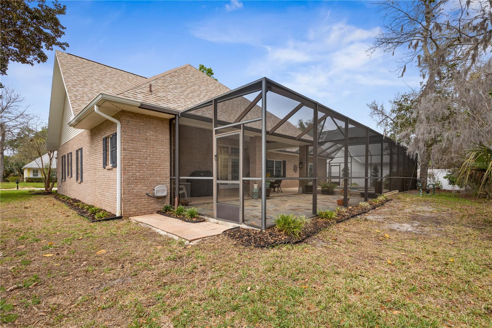 FAIRCHILD OAKS - Residential