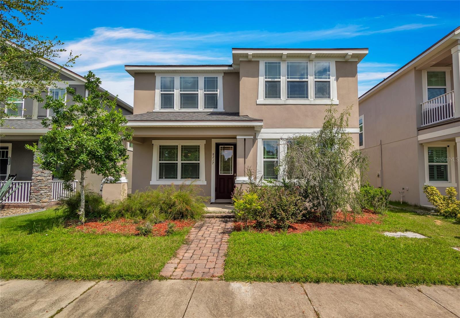 This 2296sf, 4 bedrooms, 2.5 bath, 2 garage, 2 story home is located in the beautiful Randal Park community in the booming Lake Nona area of Orlando. Lake Nona is surrounded by lakes, golf course communities, sports complex, high-end office buildings. The house is in Randal Park community with nice amenities and family-oriented atmosphere, residents have free access to community amenities like play grounds, club house, pool and community park and lake walking trails! The community is right there by highway 417 and highway 528, minutes to MCO airport, 20 minutes to downtown and luxury shopping zone, 25 minutes to Disney area and beach is within an hour. Medical City is only 10 minutes away, you get all the supermarkets, shops, restaurants, schools, parks for scenic views and hospital you need.
This home offers plenty of common living space with open and functional floorplan among the living Room, kitchen and family room. Dining room downstairs can also be used as office. Separate from the other three bedrooms upstairs, the serene owner’s suite features a spa-like private bathroom and a spacious walk-in closet. Each bedroom has walk-in closet. A patio enables you to enjoy the Floridian sunshine and outdoor fresh air.