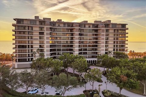 A home in LONGBOAT KEY