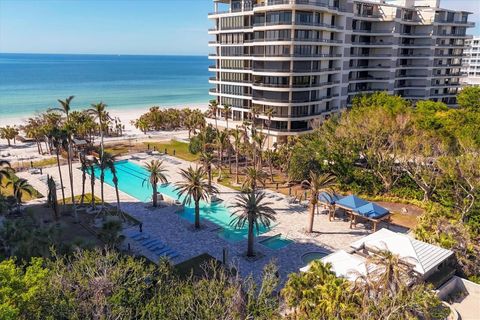 A home in LONGBOAT KEY