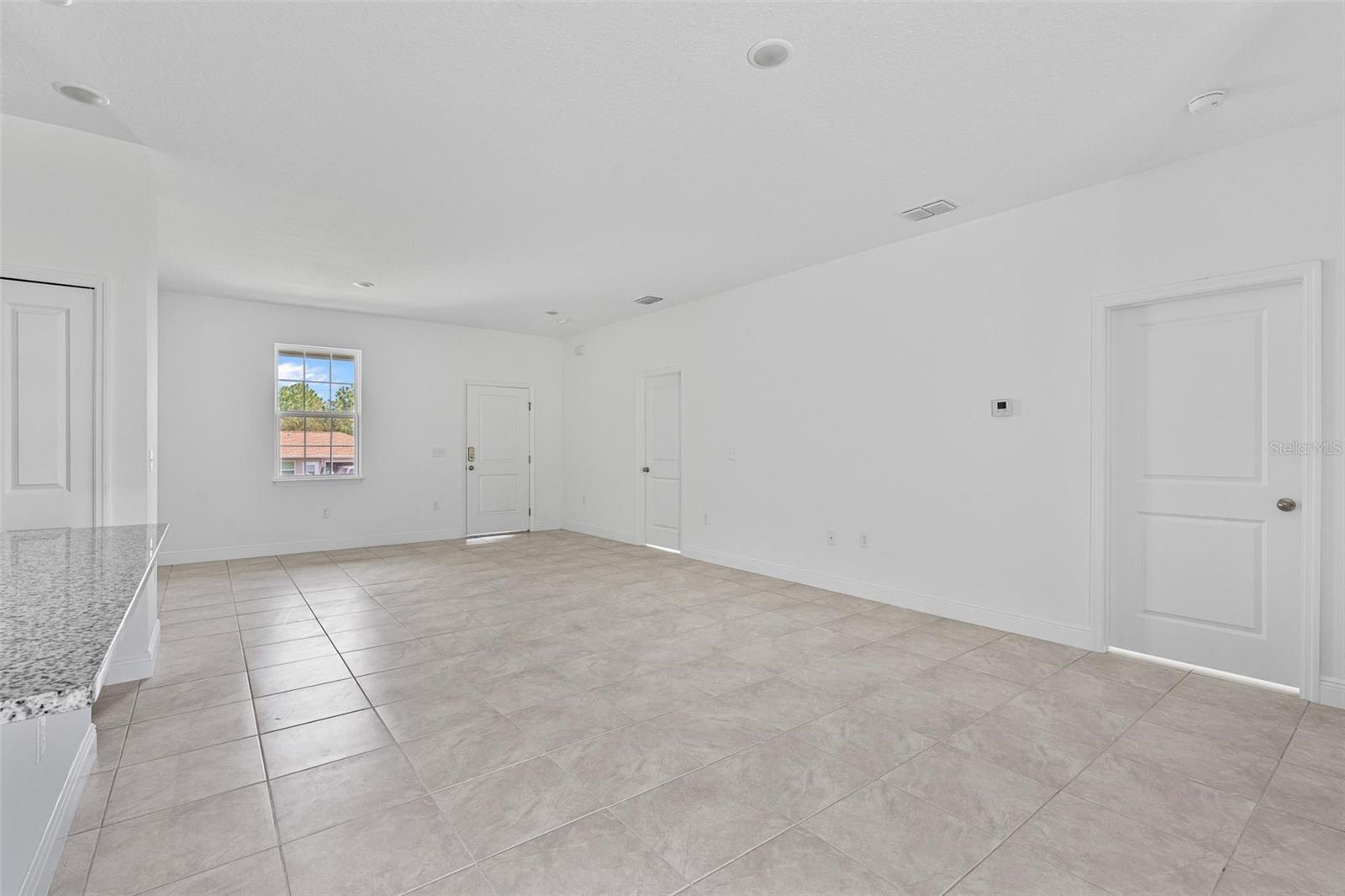 2701 W TRACY COURT