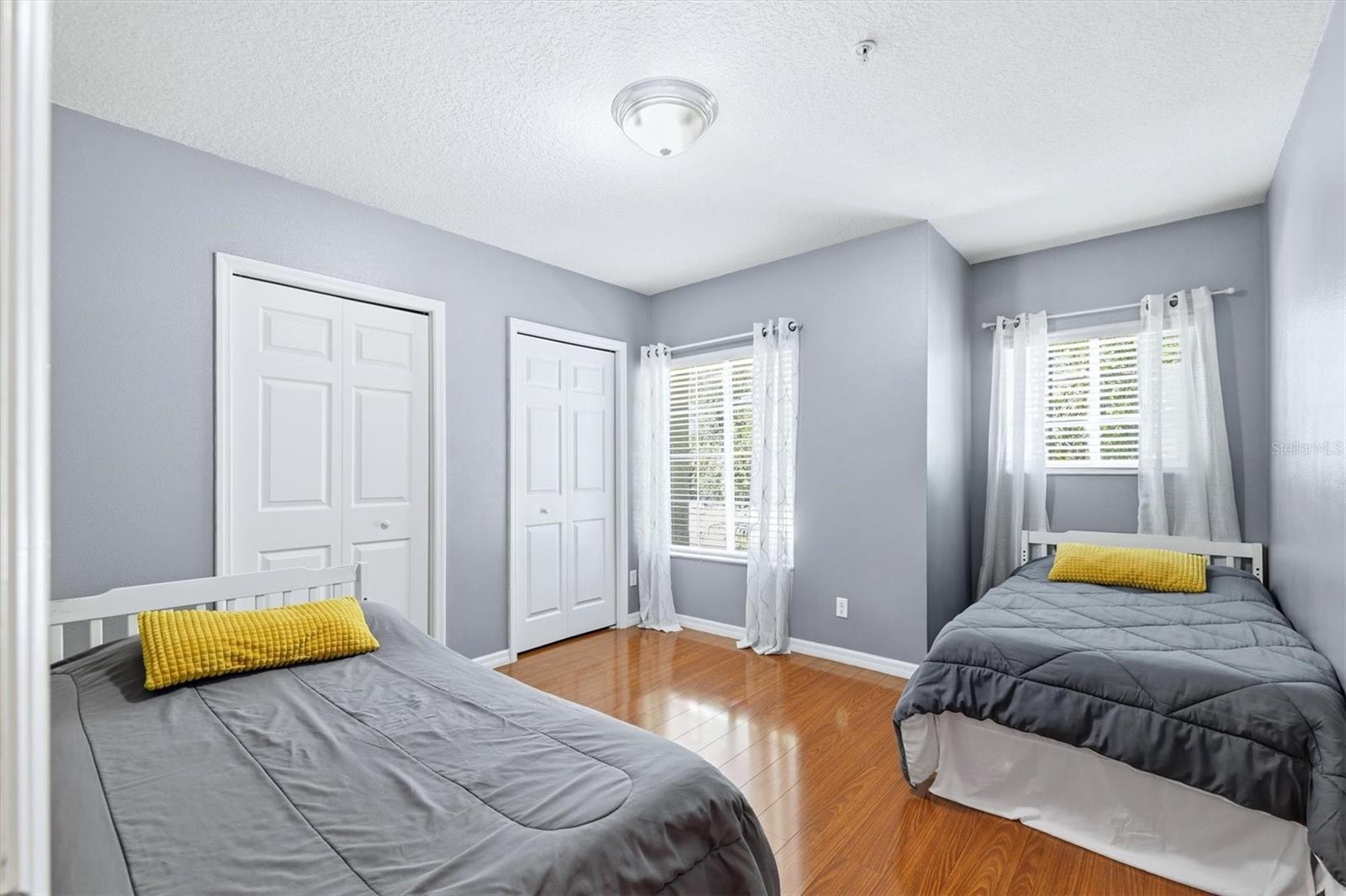 LAKESIDE VILLAGE TOWNHOME - Residential