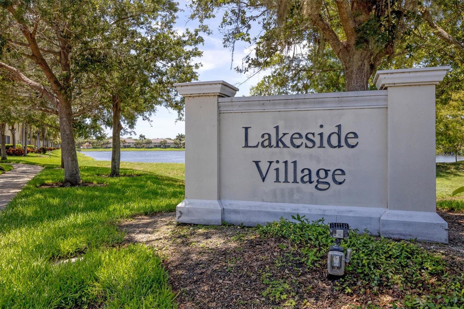 LAKESIDE VILLAGE TOWNHOME - Residential