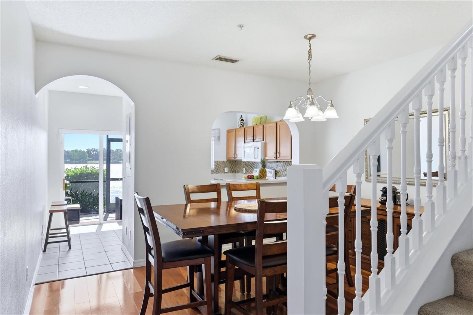 LAKESIDE VILLAGE TOWNHOME - Residential