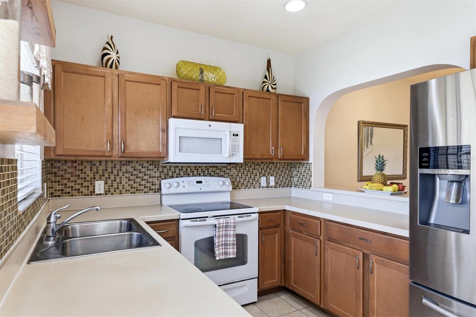 LAKESIDE VILLAGE TOWNHOME - Residential