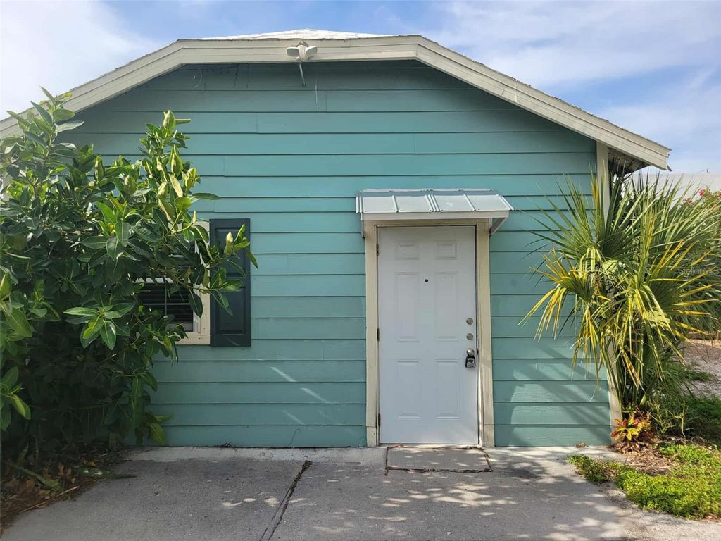 Photo of 1759 Fruitville Road #Garage, Sarasota, FL 34236 (MLS # A4685846)