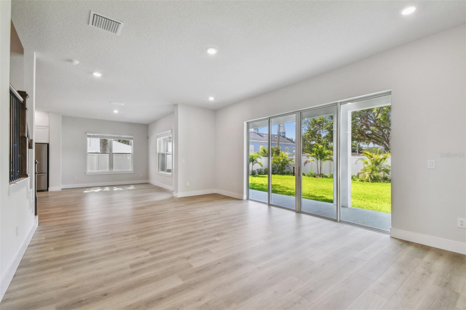 PERSHING PARK - Residential