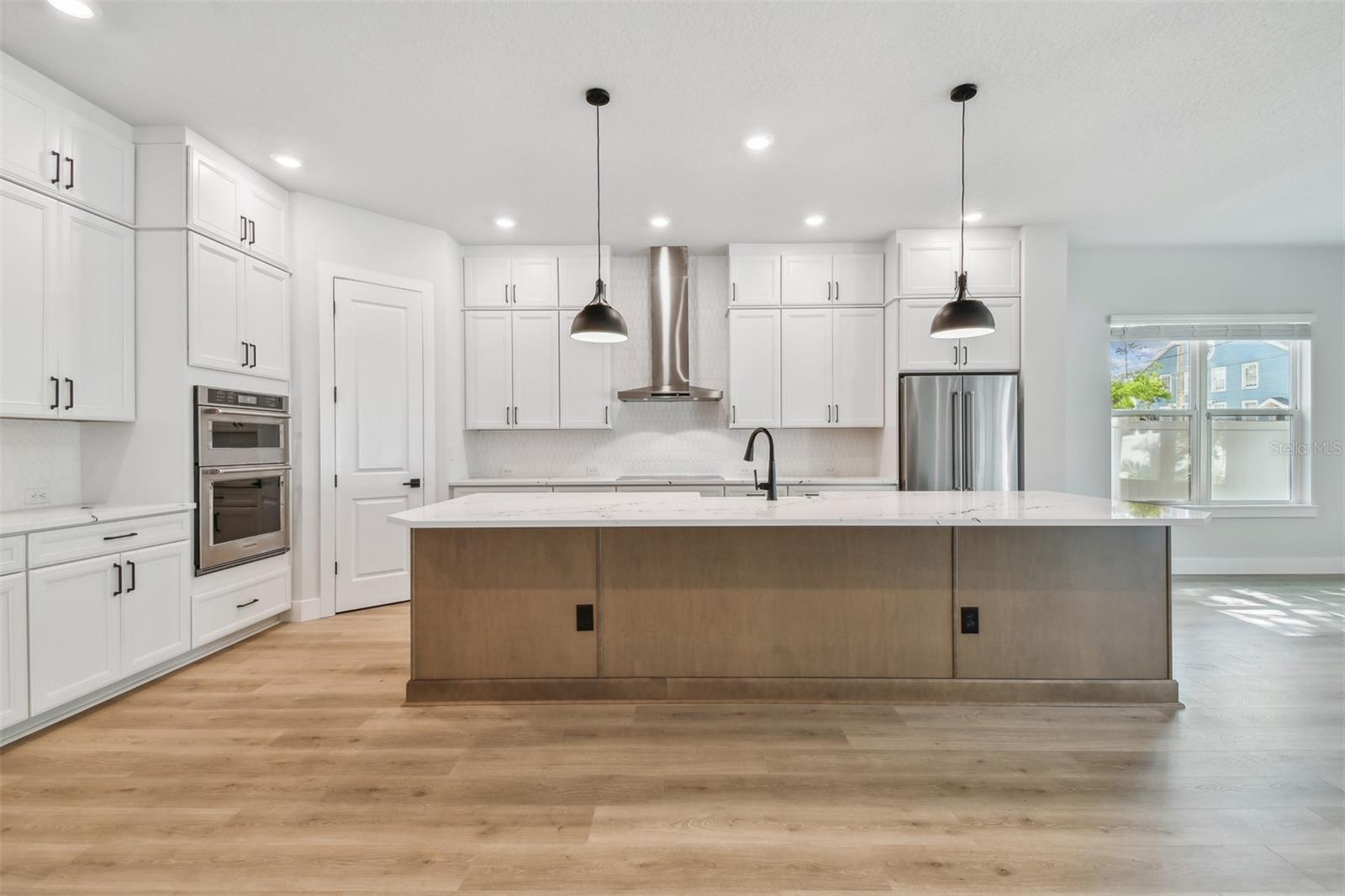 3614 W DE LEON STREET