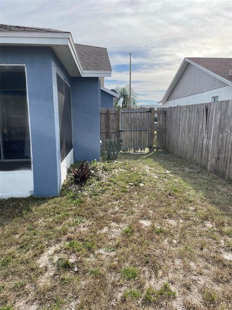 A home in WINTER HAVEN