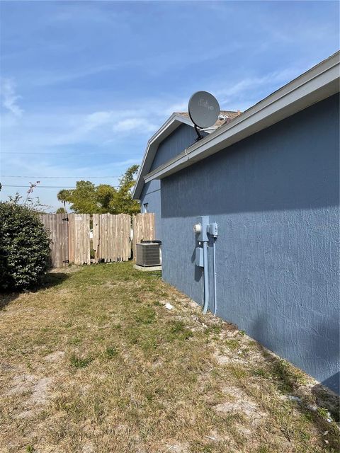 A home in WINTER HAVEN