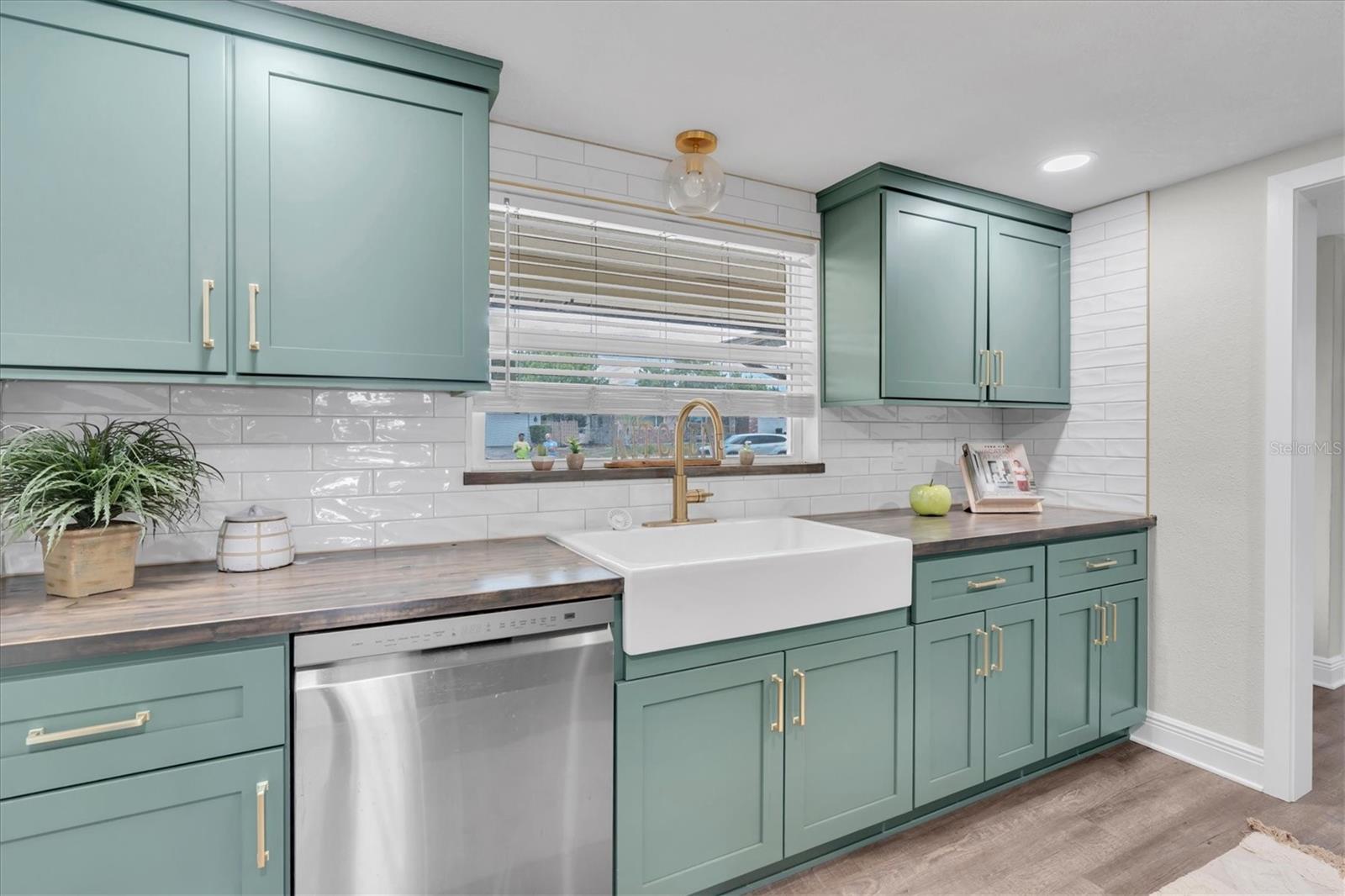 JASMINE LAKES - Residential